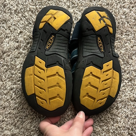 Keen big Kids' Newport H2 teal and black outdoor sandal size 2 - Picture 7 of 14